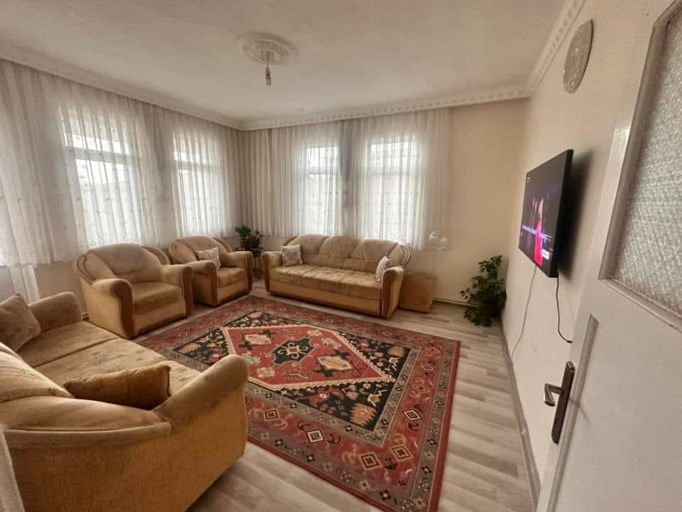 KAYSERİ DEVELİ AŞIK SEYRANİ MAHALLESİNDE SATILIK YARI MÜSTAKİL EV